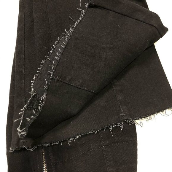 𝅺🆕 UO BDG Cropped Flare Raw Hem Jeans - Picture 4 of 9